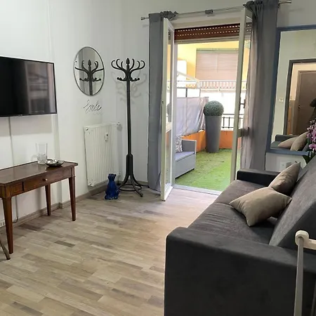 Lally's Nest Apartmán
