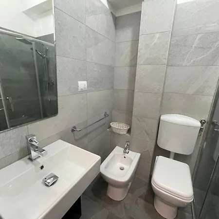 Lally's Nest Apartman Rapallo